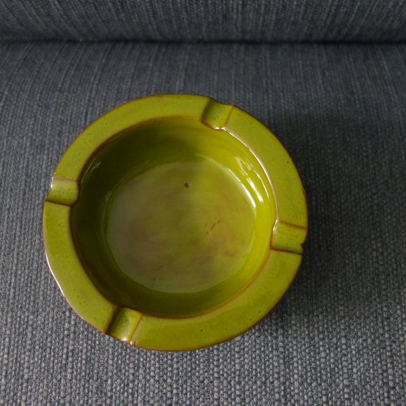 Nice Green Ceramic Ash Tray - Picture 2 of 9